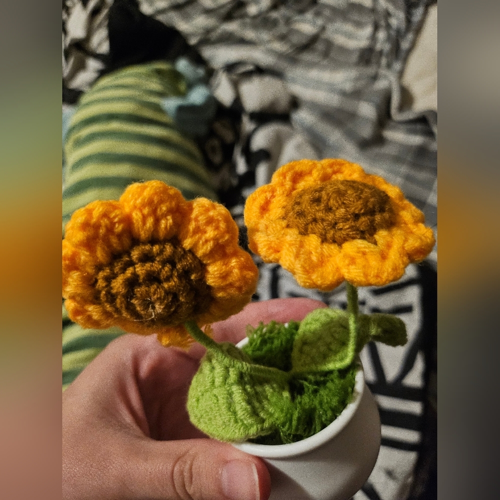 Crochet Sunflowers in Mini Pot Decor 🌻